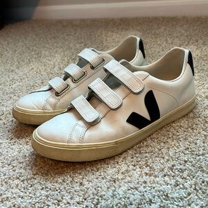 VEJA 3 velcro leather sneakers: Women size 7